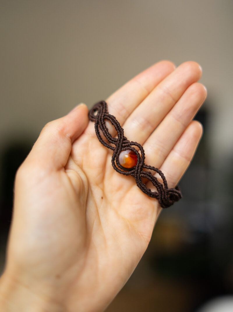 Náramek Hnědý s polodrahokamem z babiččiných korálí