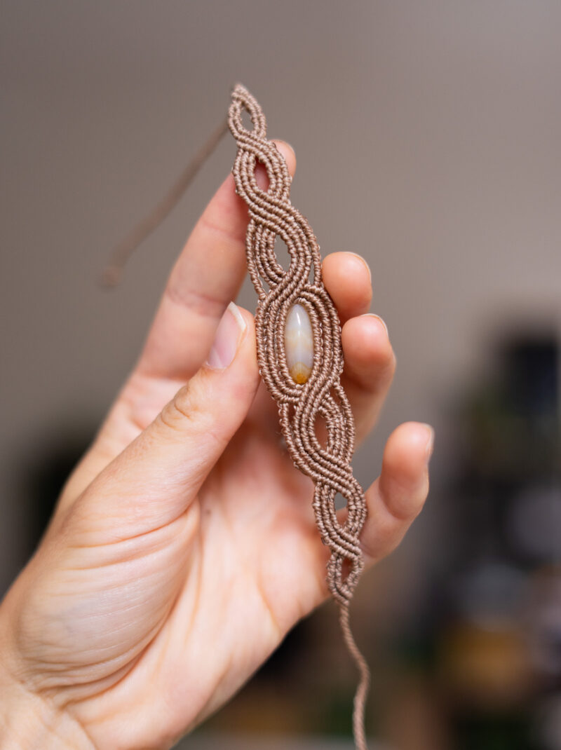 Náramek Prolínání s polodrahokamem z babiččiných korálí